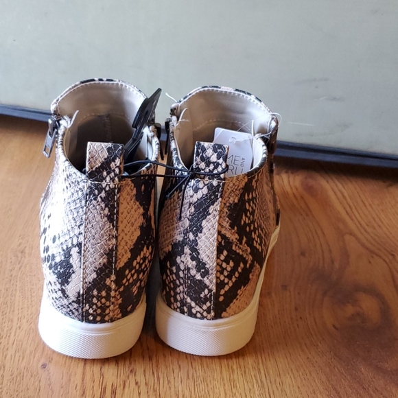 Time and Tru memory foam sneakers new - Picture 6 of 6